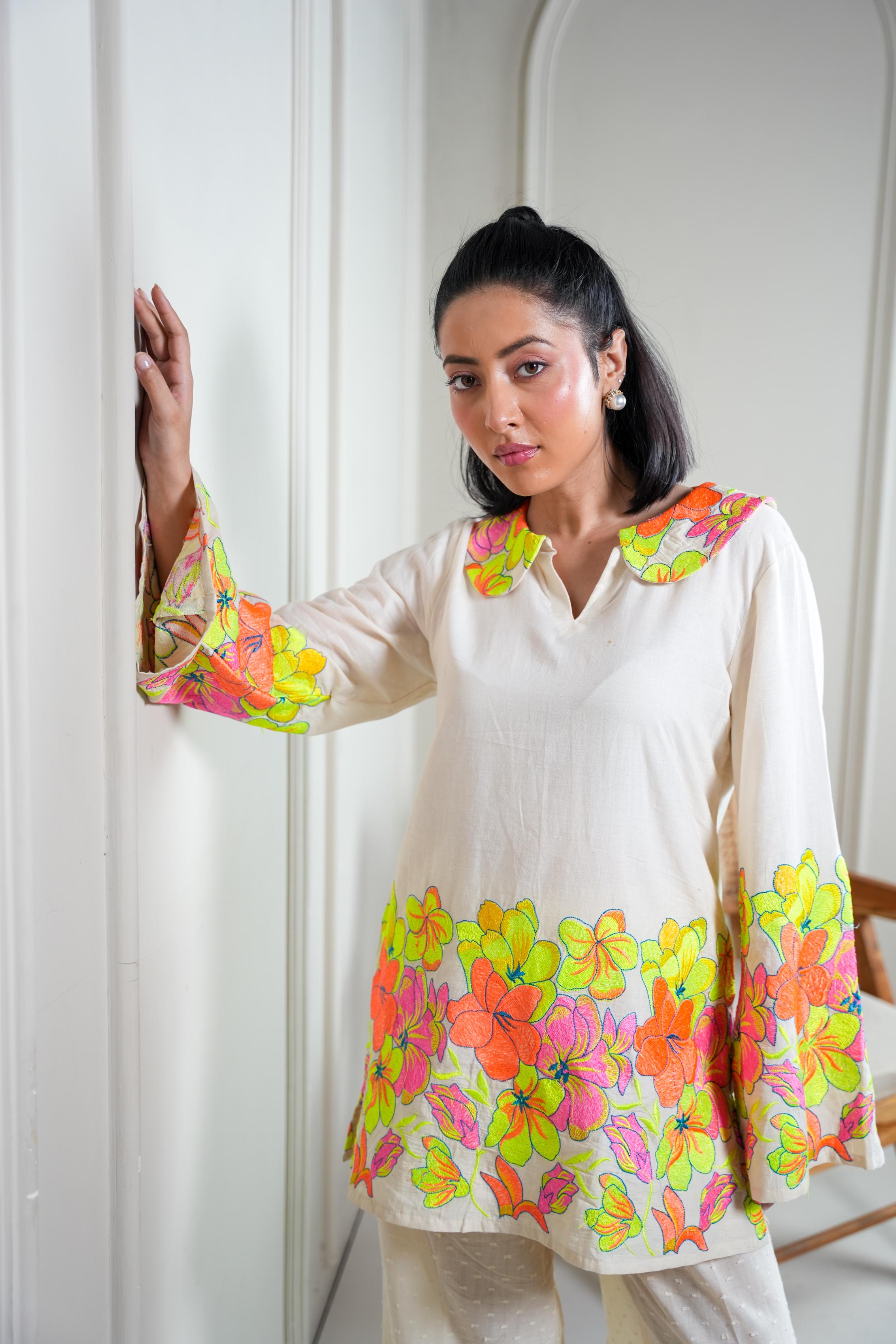 トップス Orchid Embroidered Collar Shirt Orchid Embroidered Collar Shirt – L'AUBE BLANC